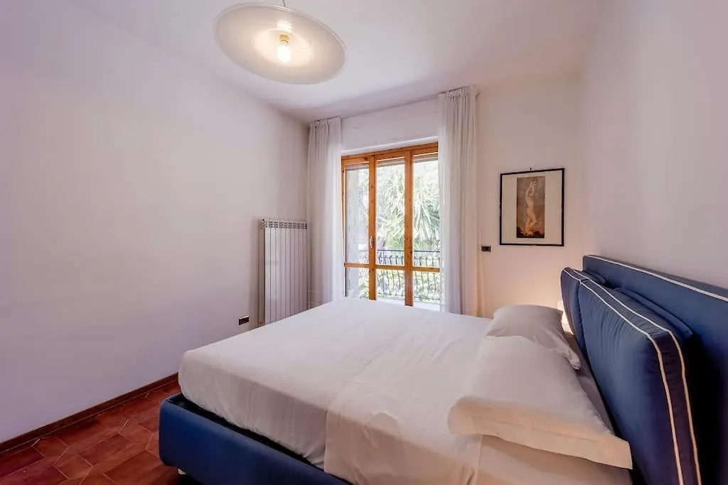 Seaview Apartment Vallecrosia Italy