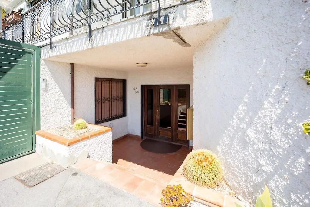 Seaview Apartment Vallecrosia Italy