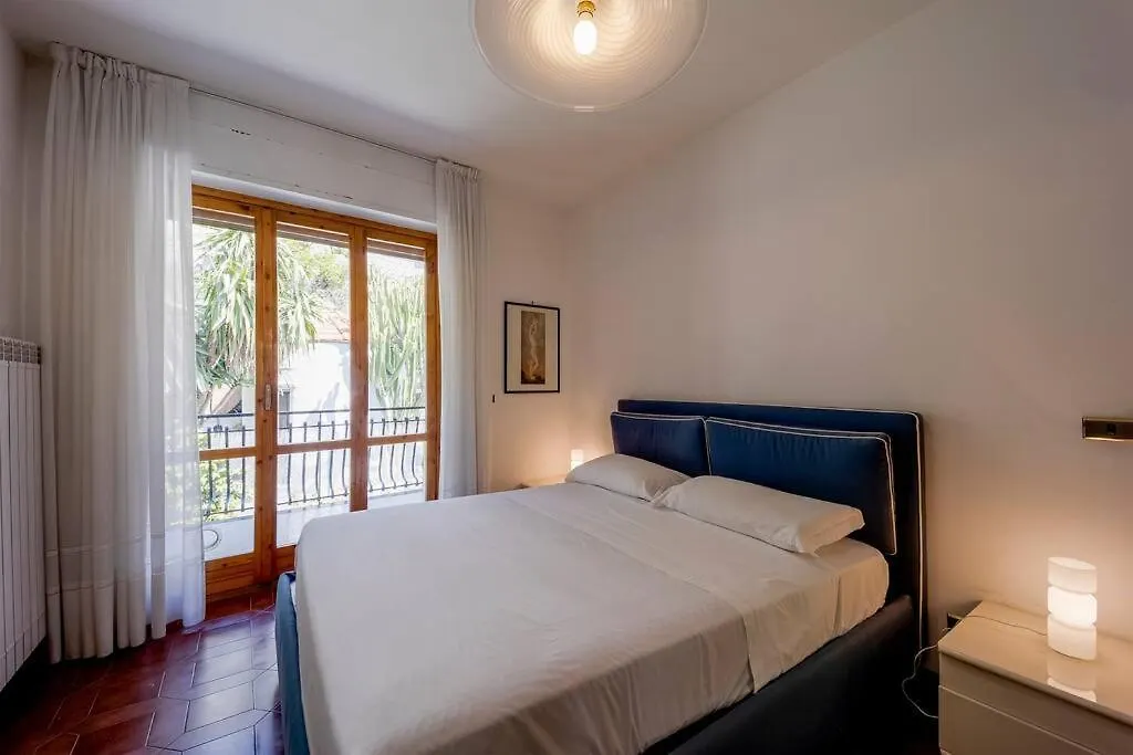 Seaview Apartment Vallecrosia Italy