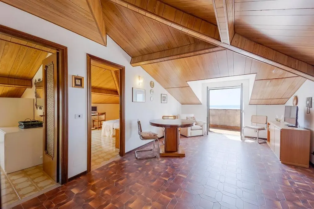 Seaview Apartment Vallecrosia Italy