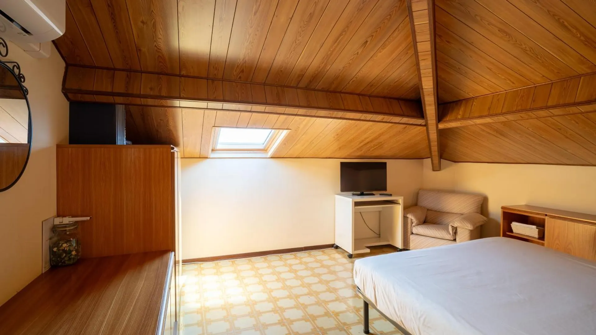 Seaview Apartment Vallecrosia Italy