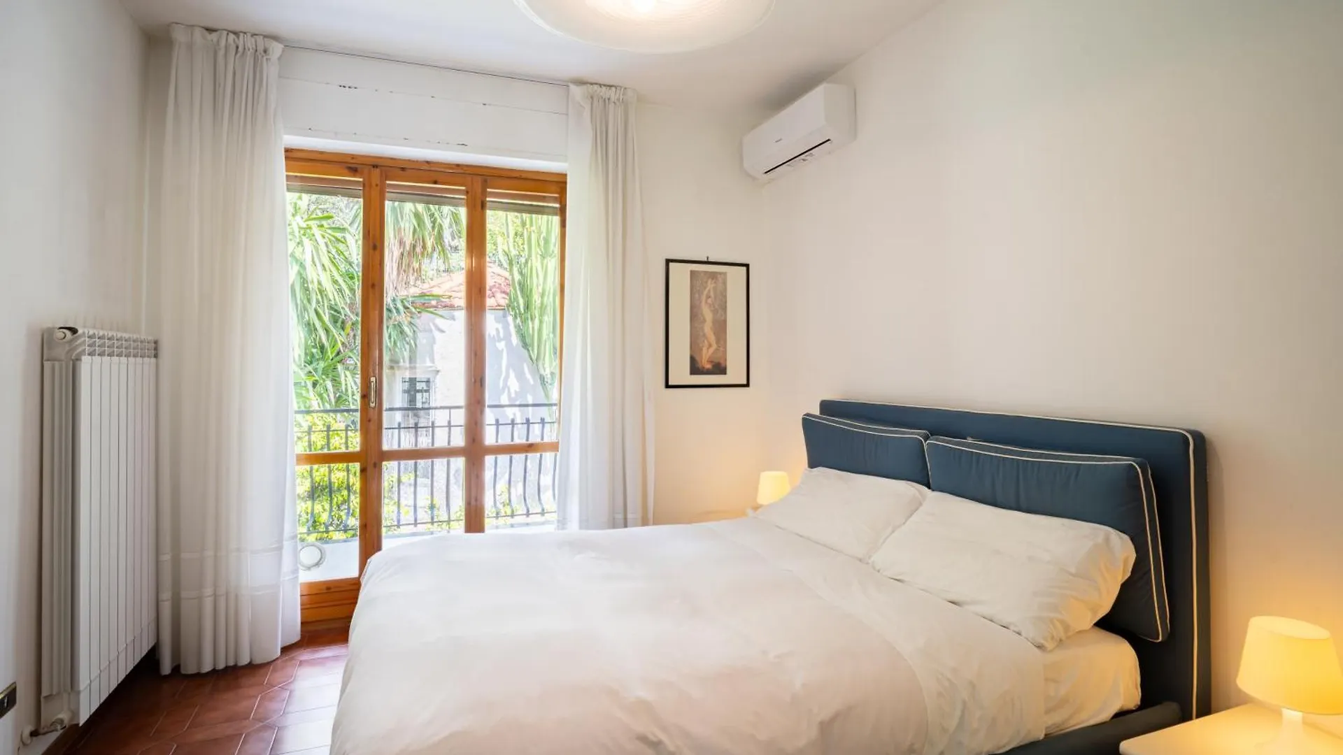 Seaview Apartment Vallecrosia 0*,  Italy